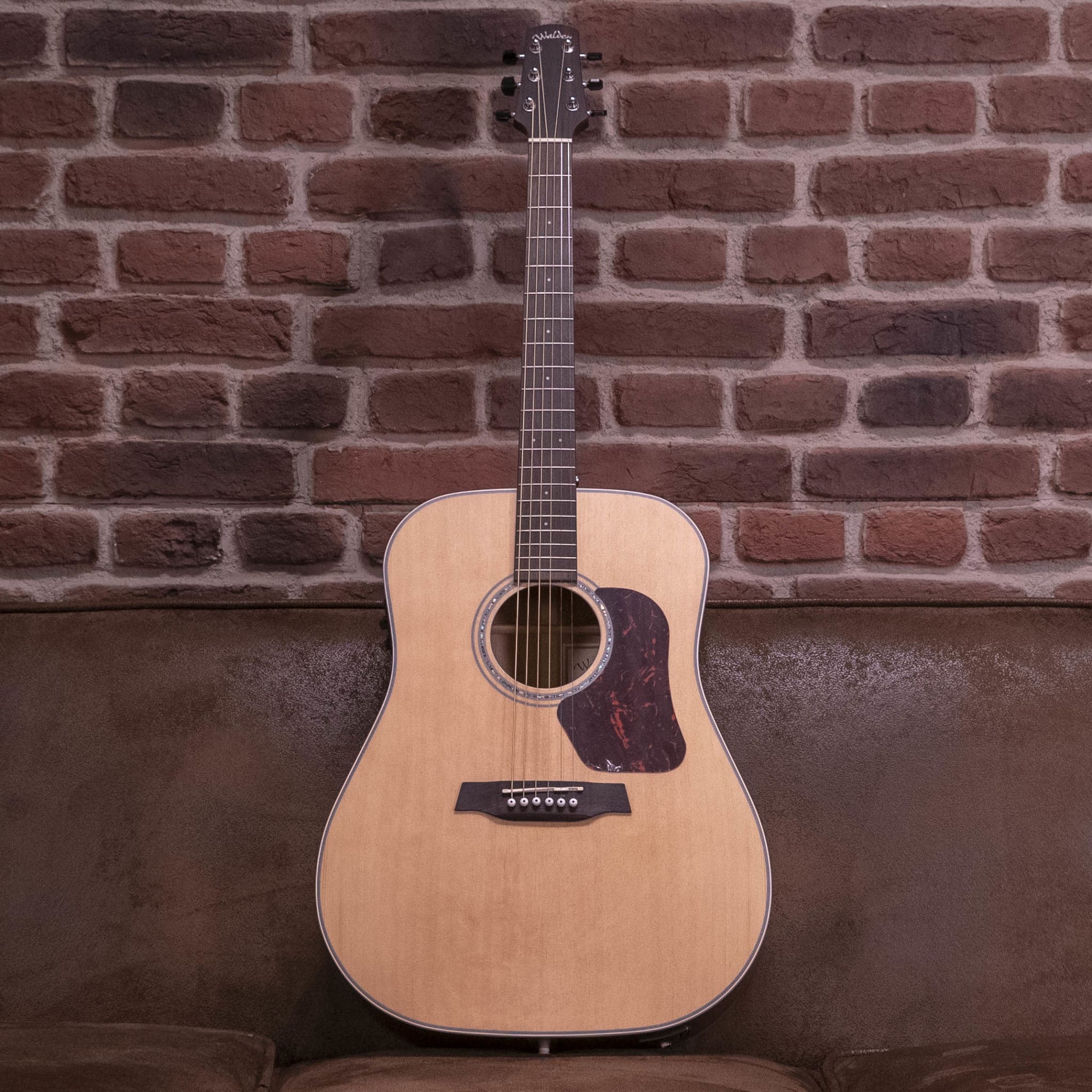 Guitarra Walden WAD740EW NATURA 700